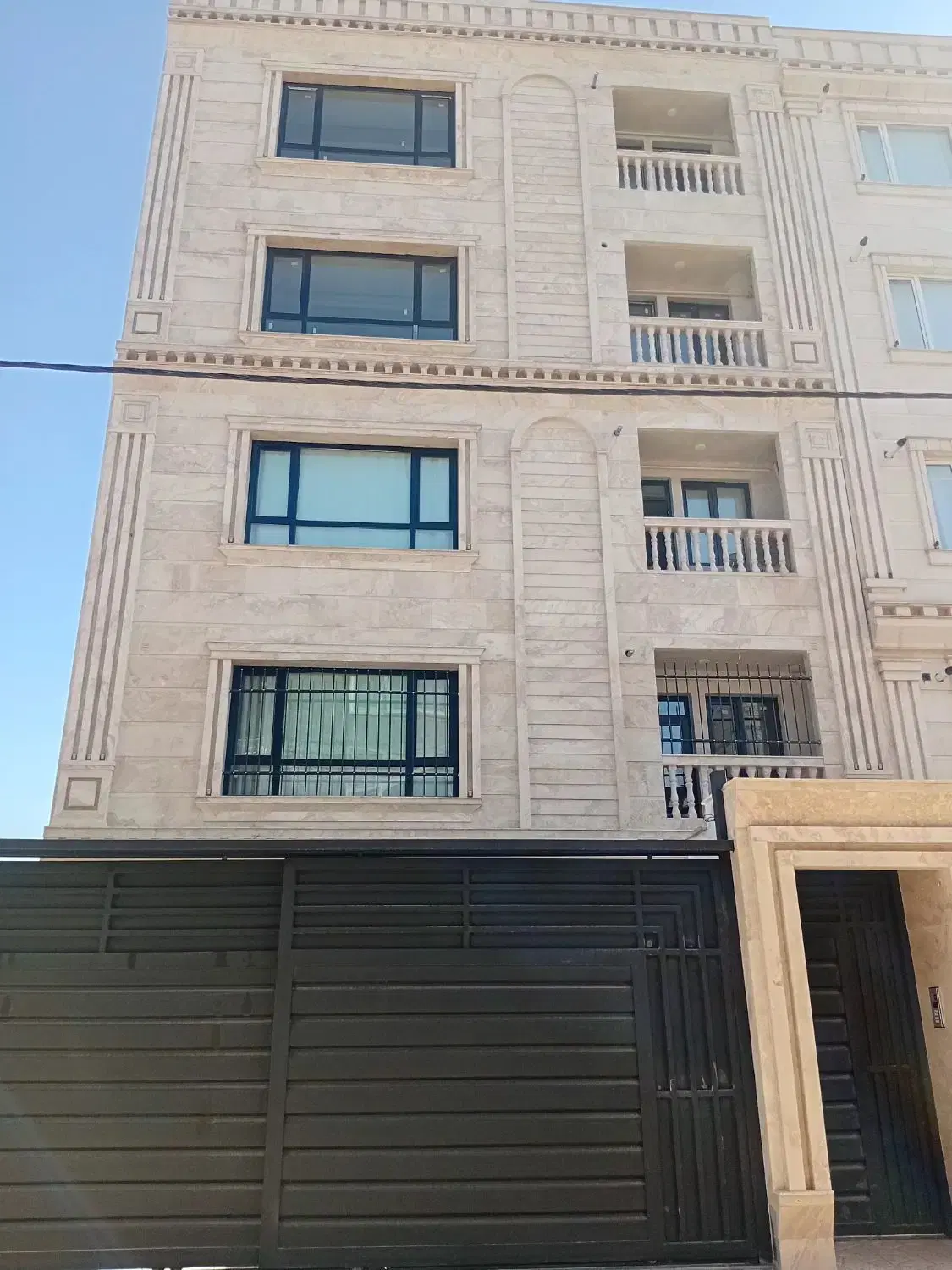 پیش فروش واحد عزیزی