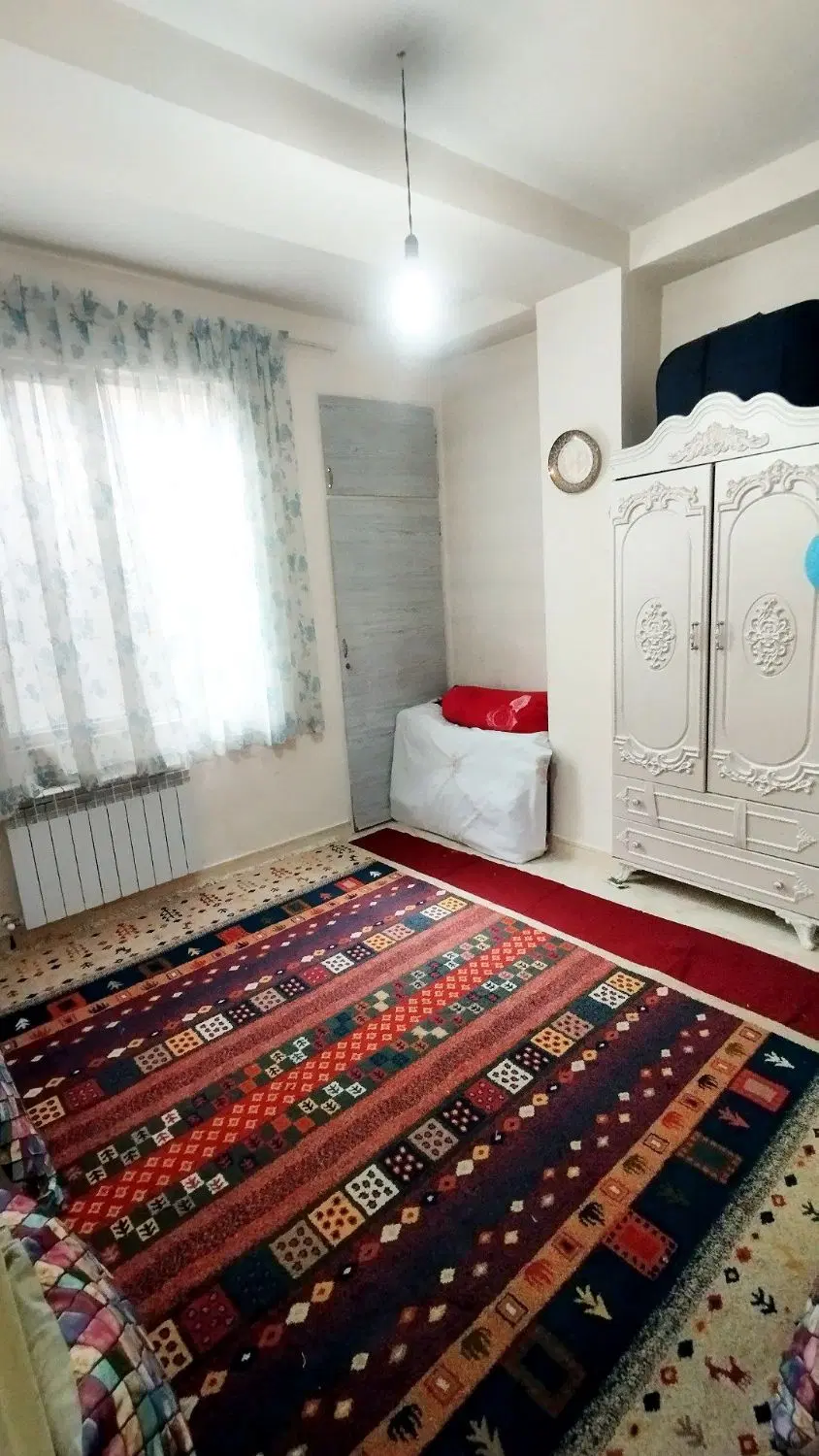 اجاره واحد۱۱۲متری طبقه ۶ حصارک ، سه راه پستخانه