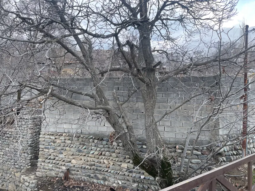 چهاردیواری در ابهرک ارنگه بخش آسارا جاده چالوس