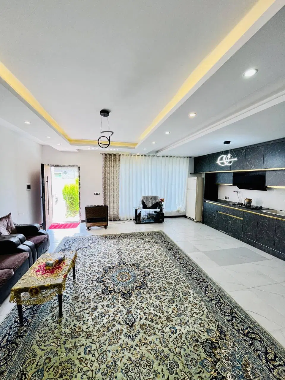 ویلاباغ همکف شیک تاپ لوکیشن+مبله کامل_زیرقیمت