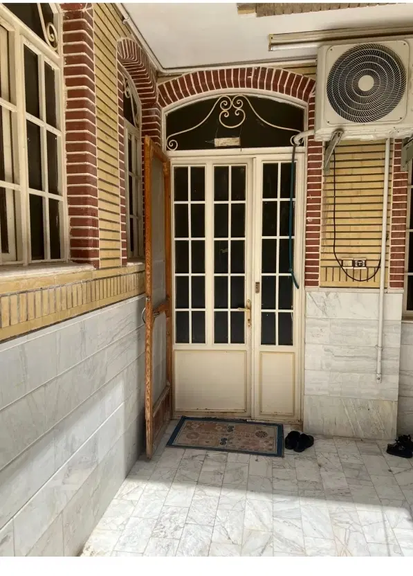 خانه نقلی همکف راه مشترک