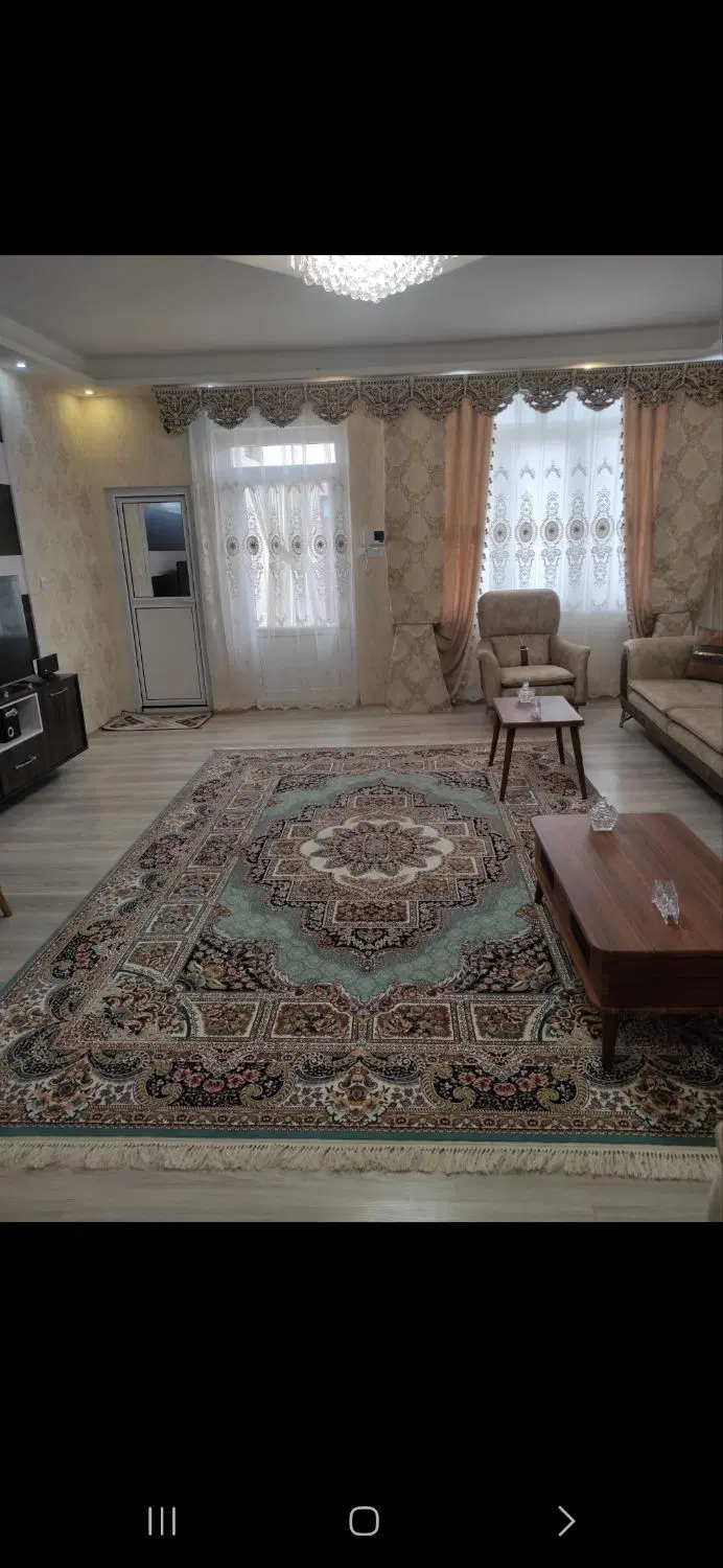 حیاط در باسمنج ۱۰۰ متر
