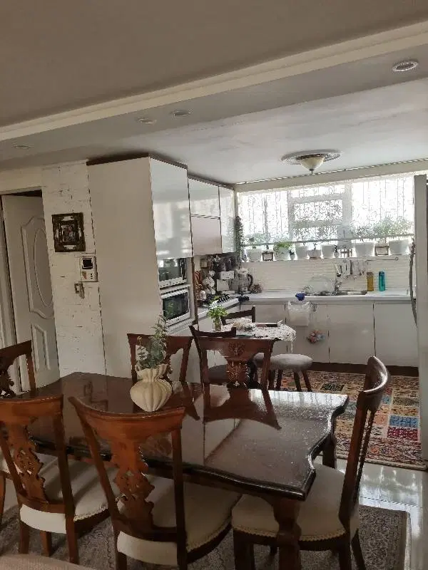 ۷۰ متر  و حیاط  ۵۰ متر اختصاصی جنوبی