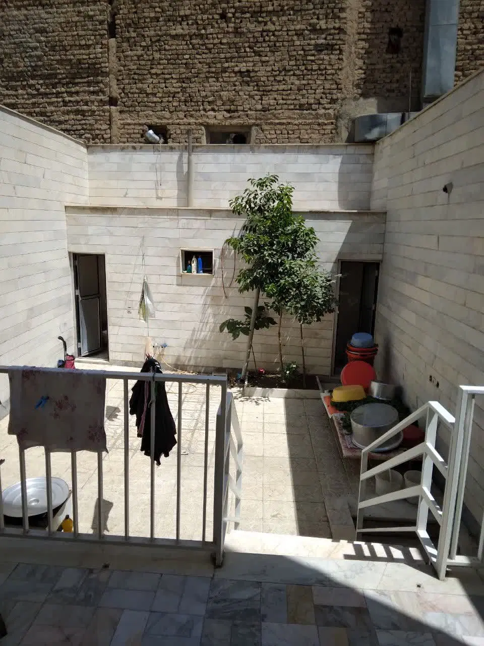 حیاط دار مسکونی اجاره ای