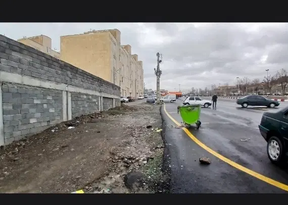 مغازه تجاری استثنایی با سند عرصه و عیان