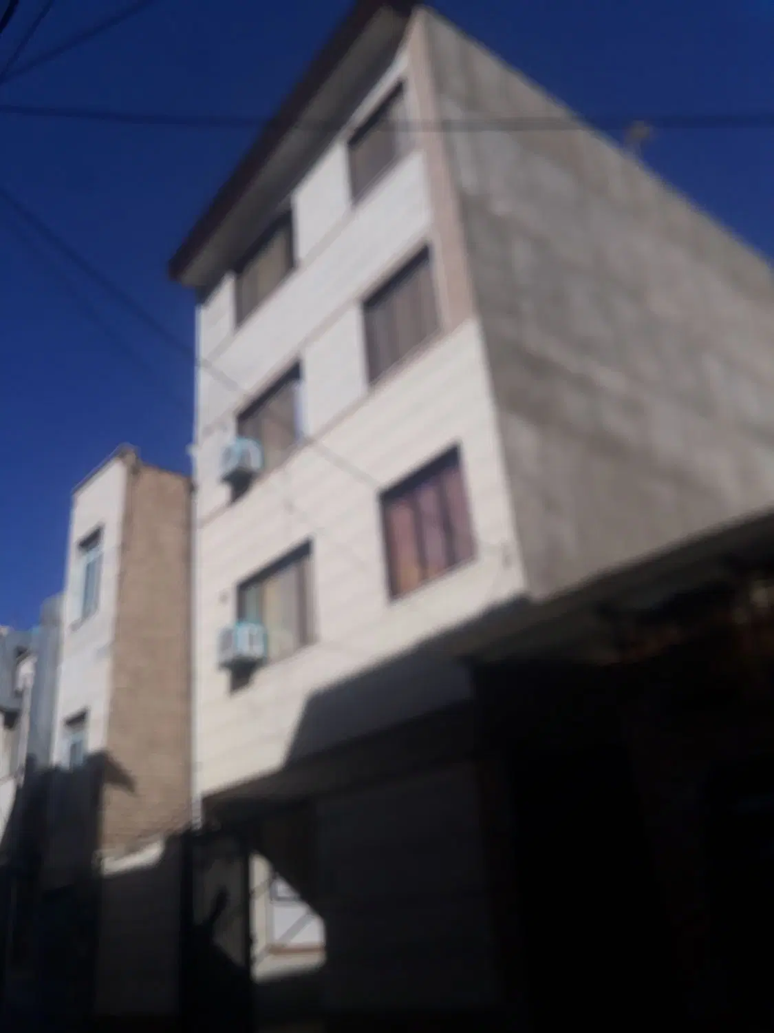 با سلام واحد ۷۰  متری
