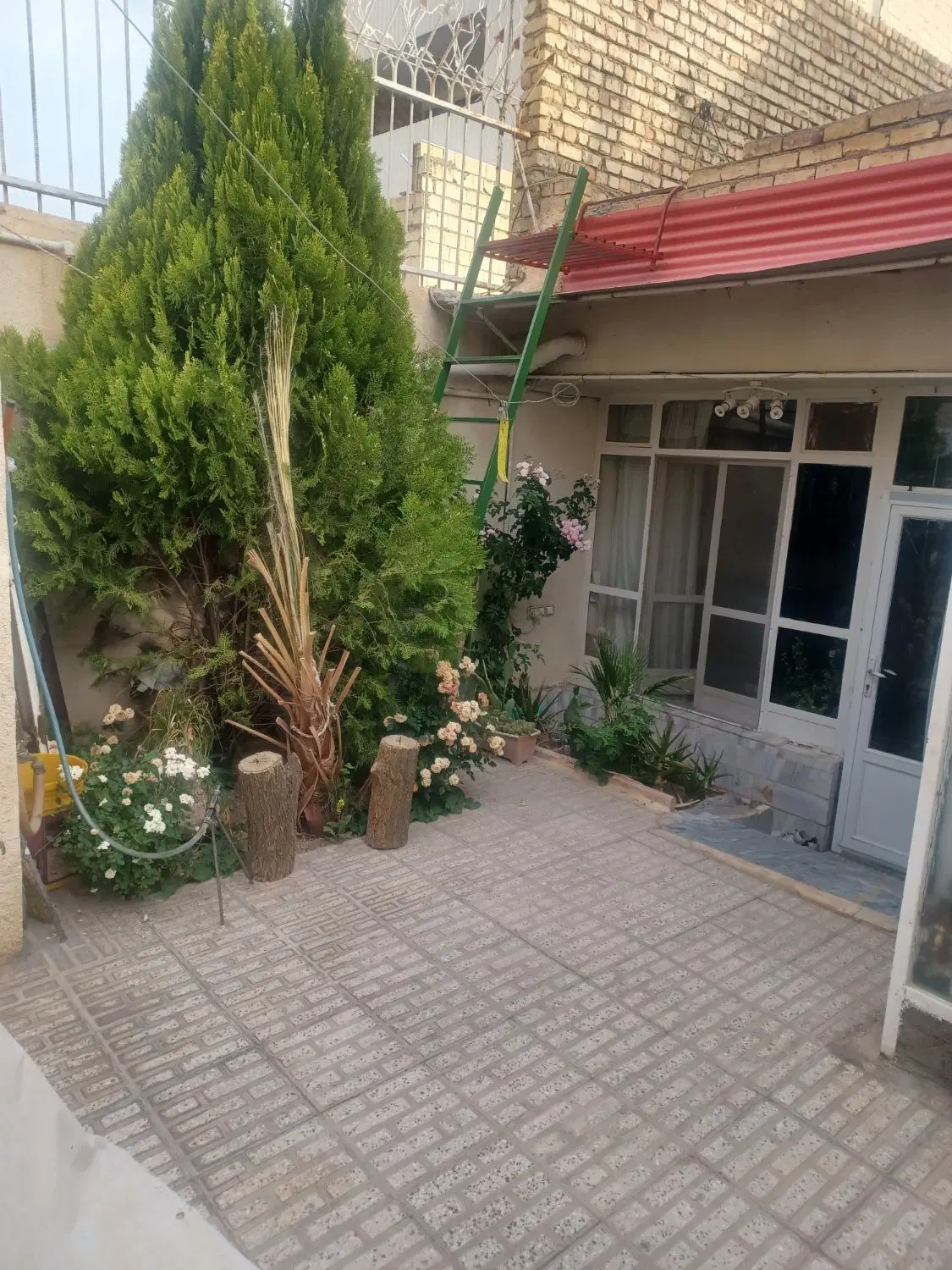 منزل مسکونی دربست شهرابریشم