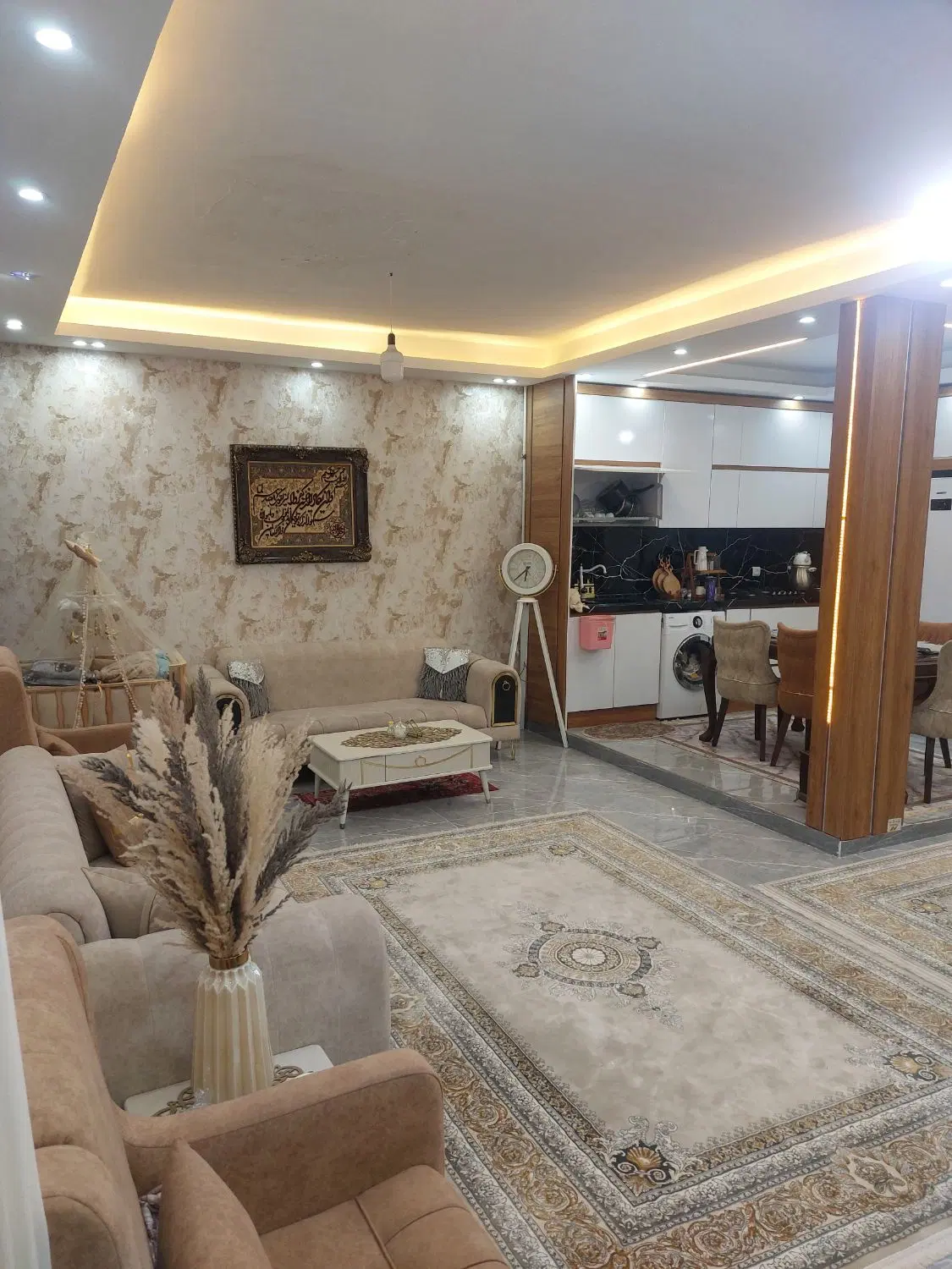 یک باب آپارتمان باغمیشه خیابان امیر کبیر