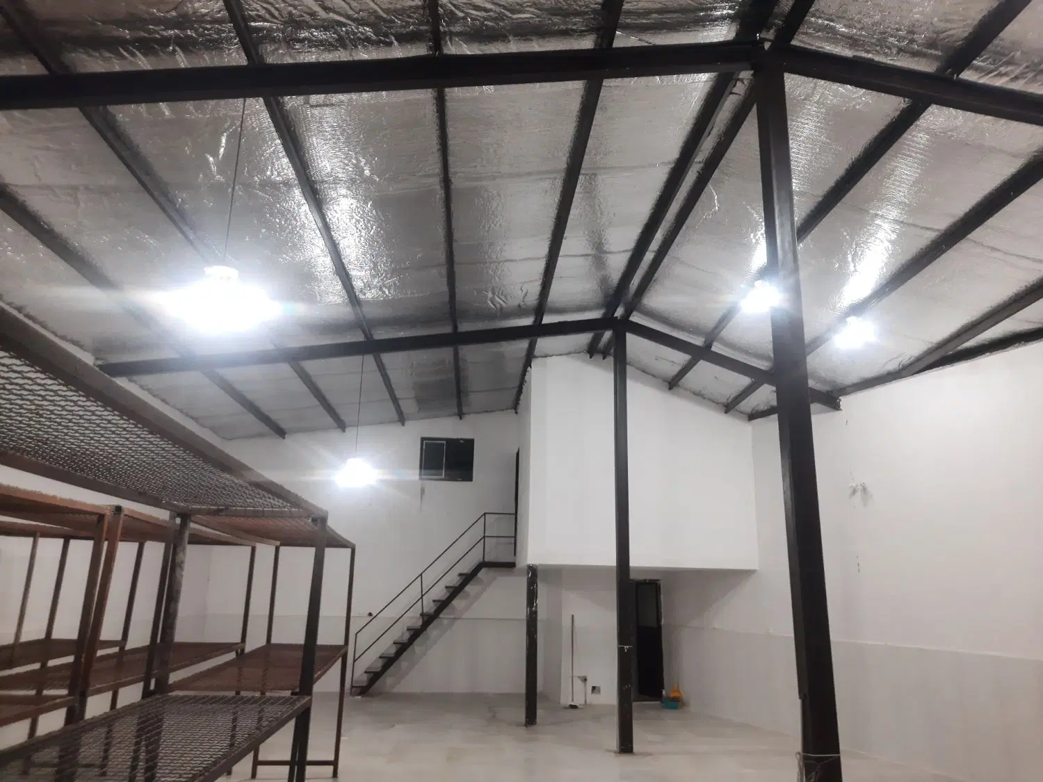 سوله ۱۵۰ متری اجاره ای۰۰ مناسب انواع شغل۰