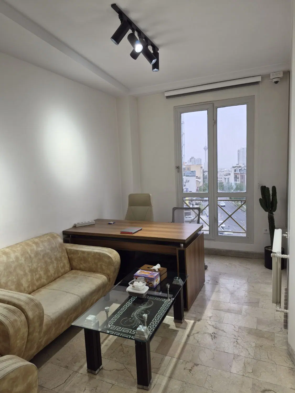 اتاق اداری مبله تاپ لوکیشن