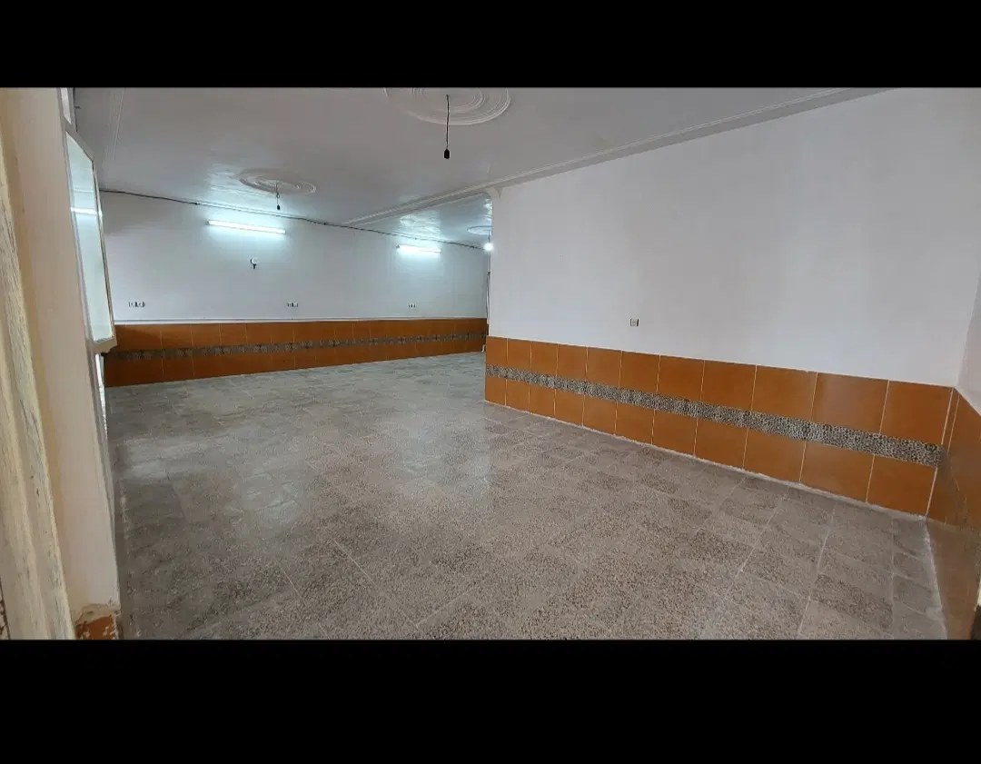 کلنگی قابل سکونت دوبر در خیابان ۳۰ متری