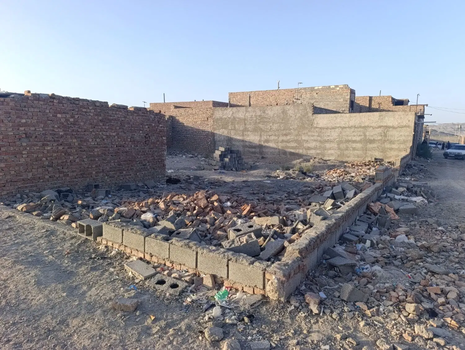 زمین فروشی