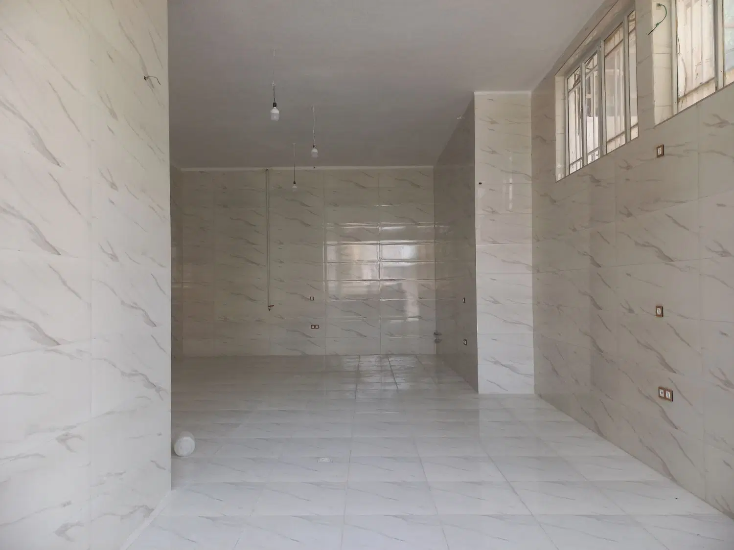 اجاره مغازه۷۵ متری در خمینی شهر