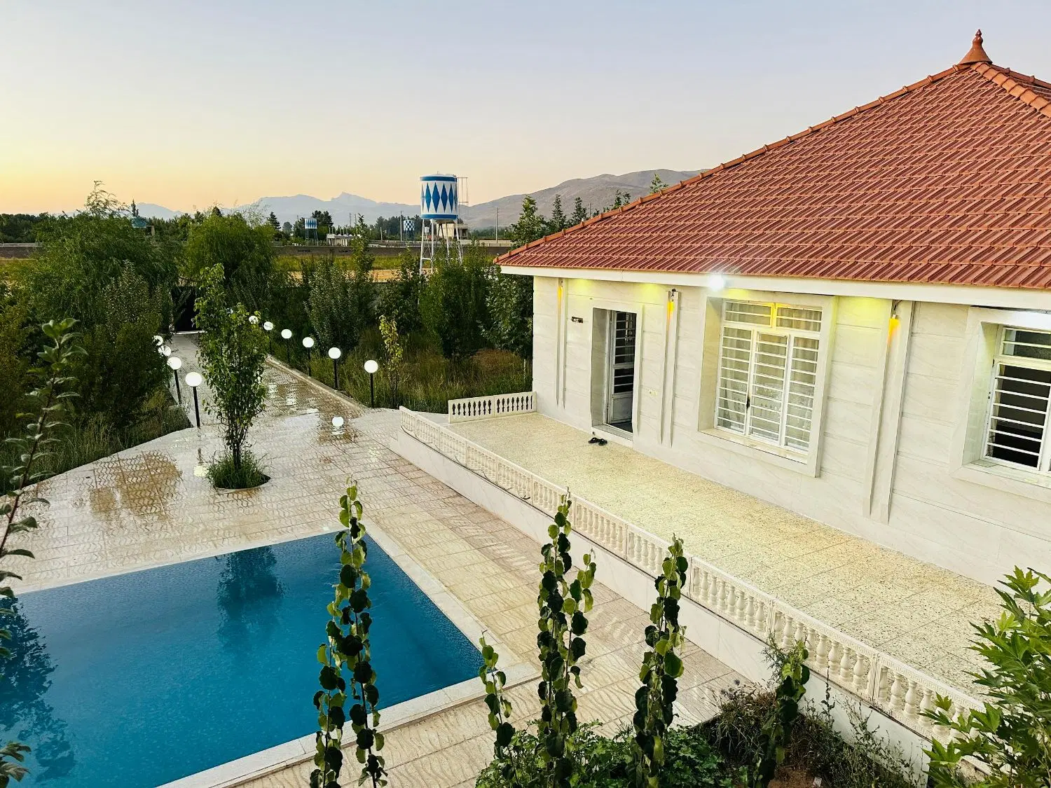 اجاره باغ ویلا سپیدان هماشهر