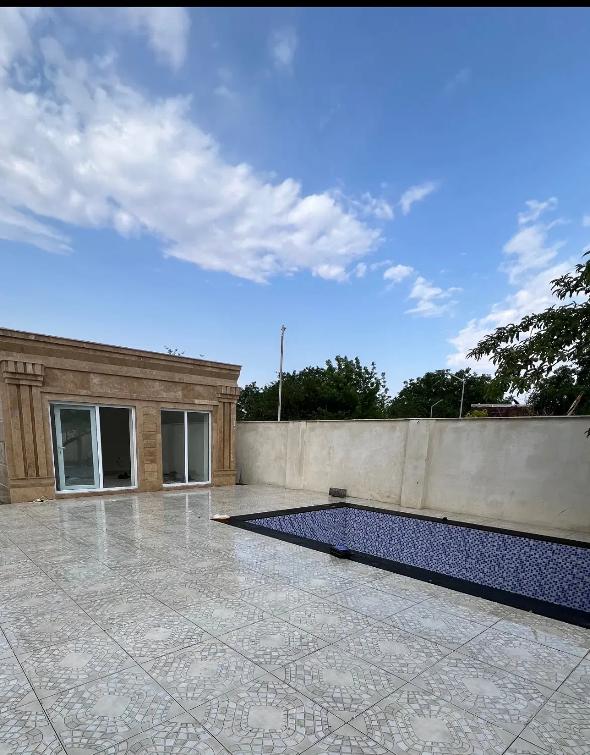 فروش ویلا باغ طسمالو داخل شهرک