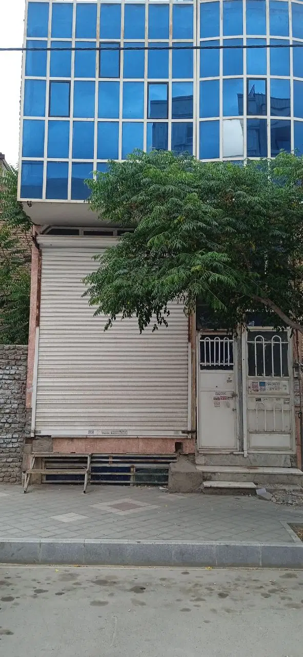 مغازه ۵۰متر و زیرزمین  تجاری  چهارراه مخابرات