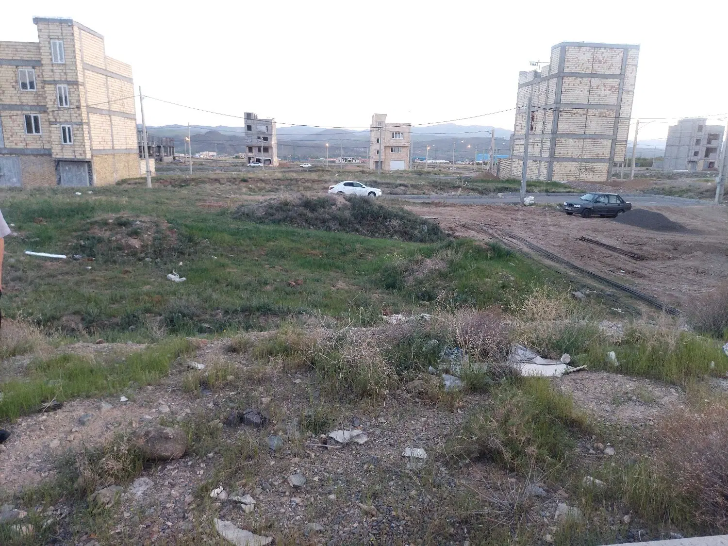زمین فرهنگیان (کوی فرمانیه)