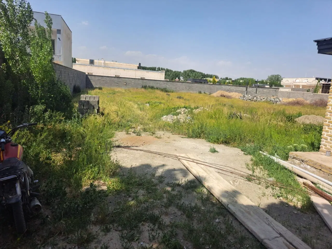 سهیلیه آغچه حصار ۱۶۵۰ متر زمین تکبرگ