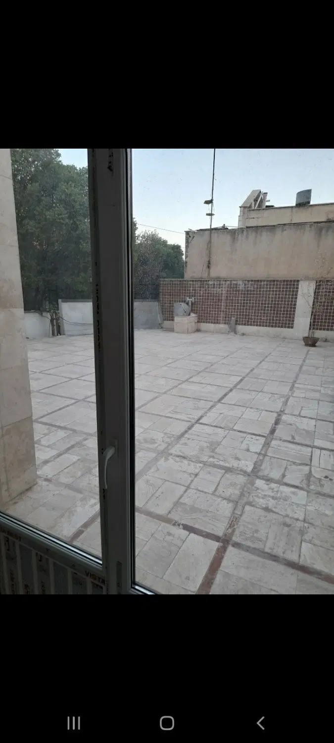 اپارتمان ۱۹۰ متری بر خیابان دانشگاه