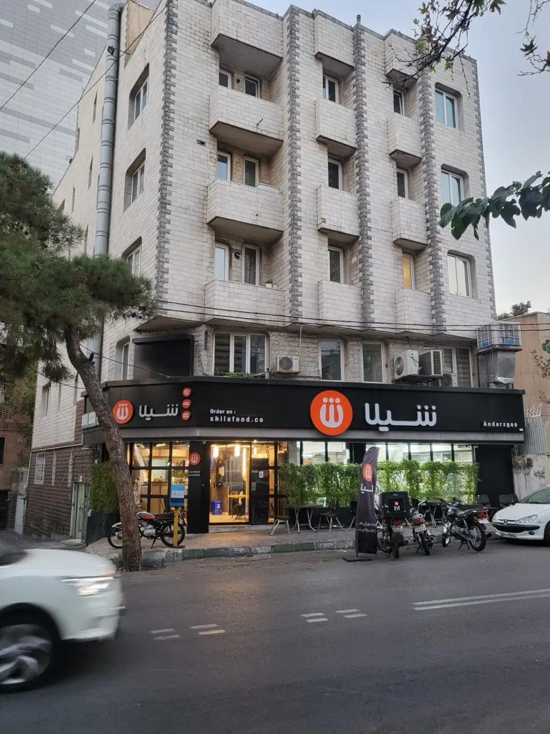 اندرزگوحکمت غربی ۲۰۰متر۴خوابه