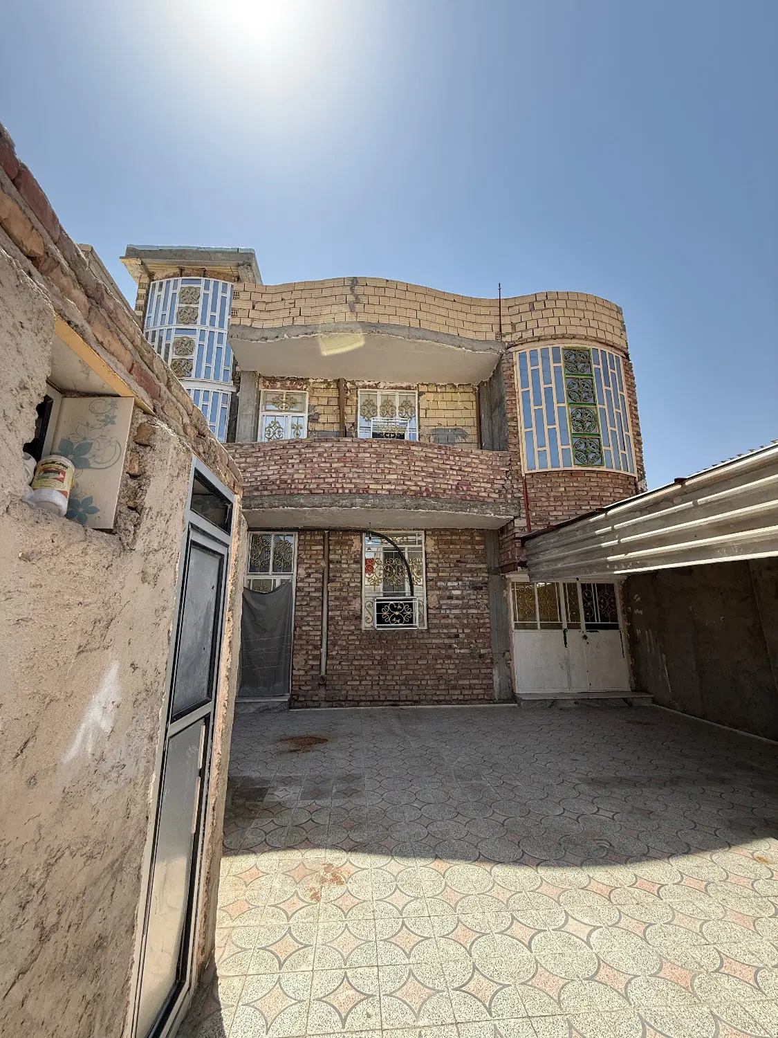 دوطبقه ۳۲۰ متر زیر بنا سجاد شهر