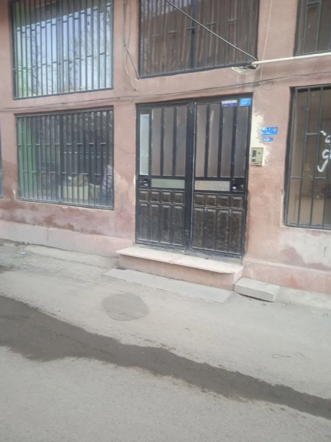 یک واحد آپارتمان 90متری