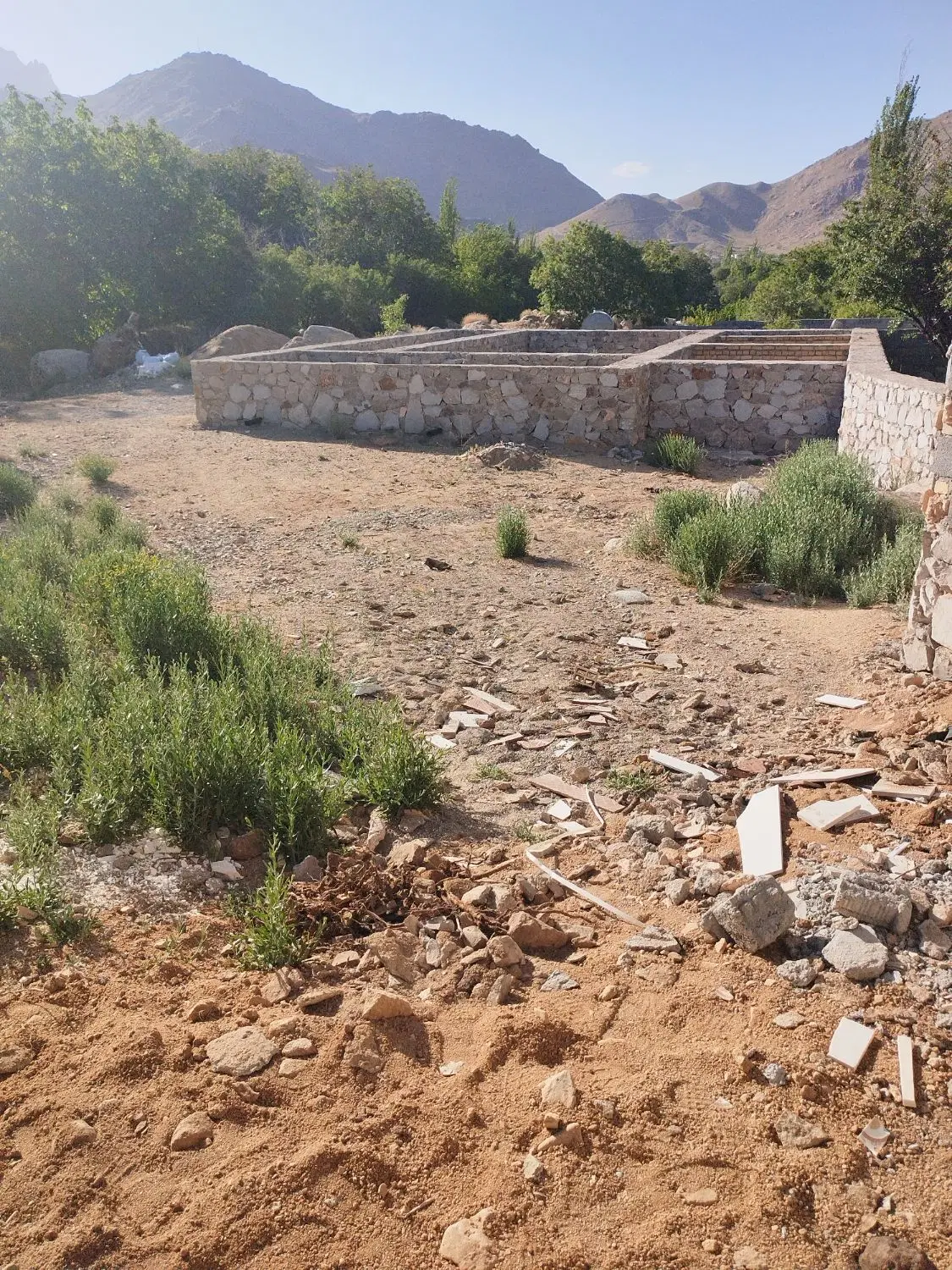 زمین منشاد مناسب ساخت و ساز