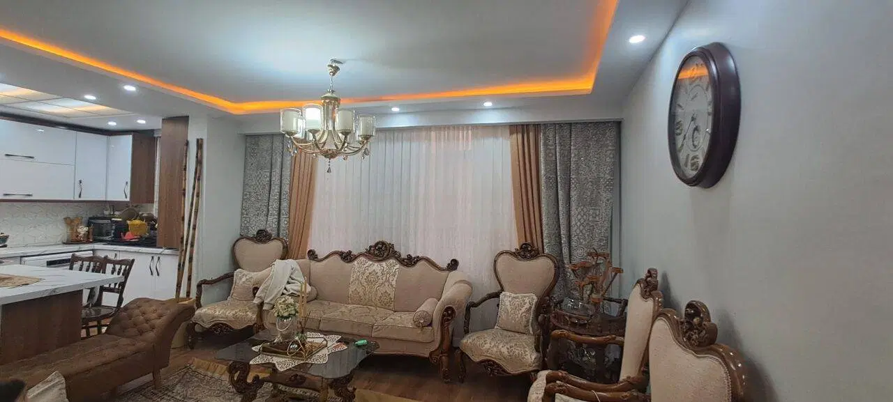 واحد لوکس ۸۰ متری