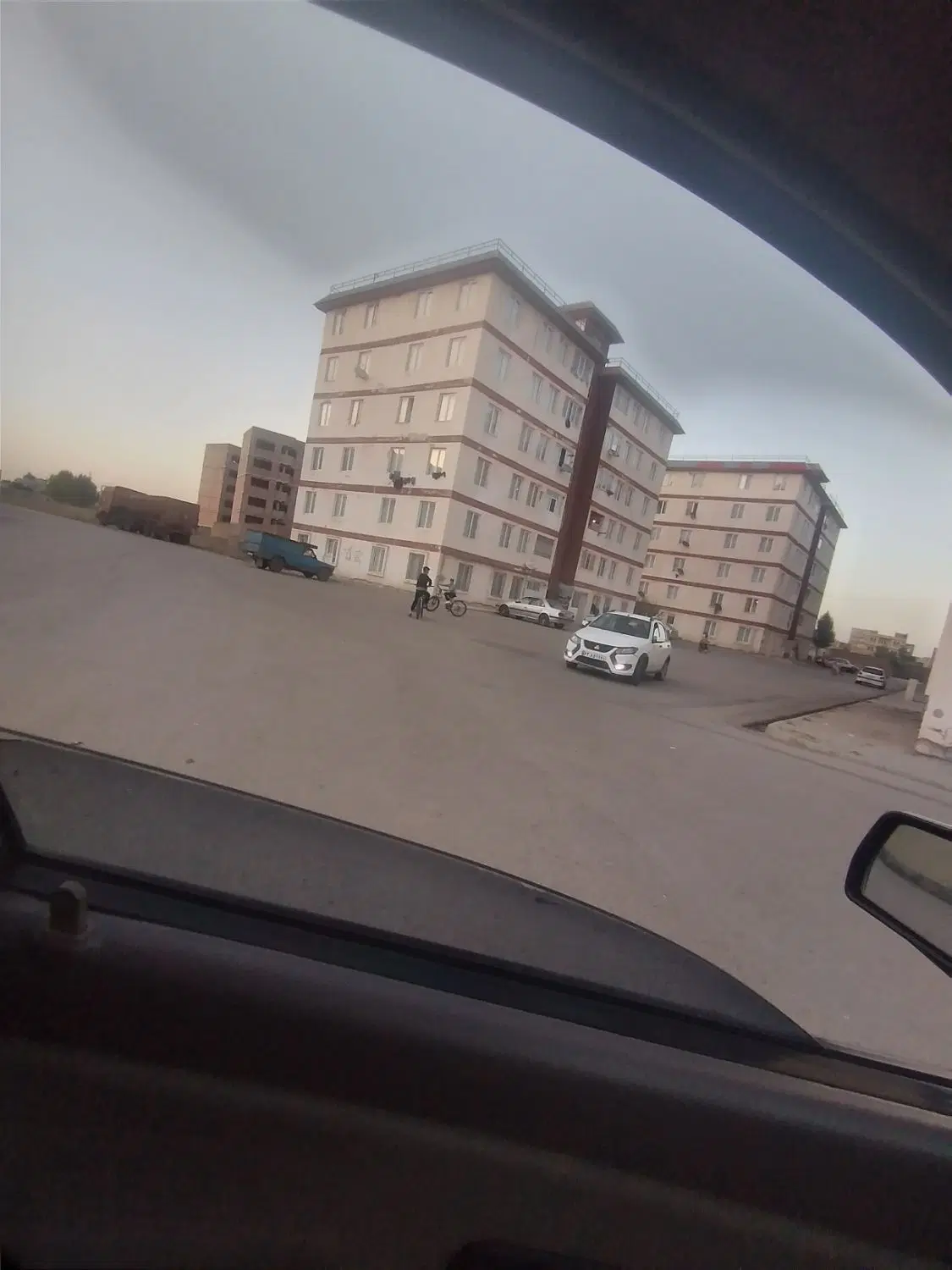 یک واحد مسکن مهر واقع در میر اشرف بلوک ۲۳ طبقه ۵