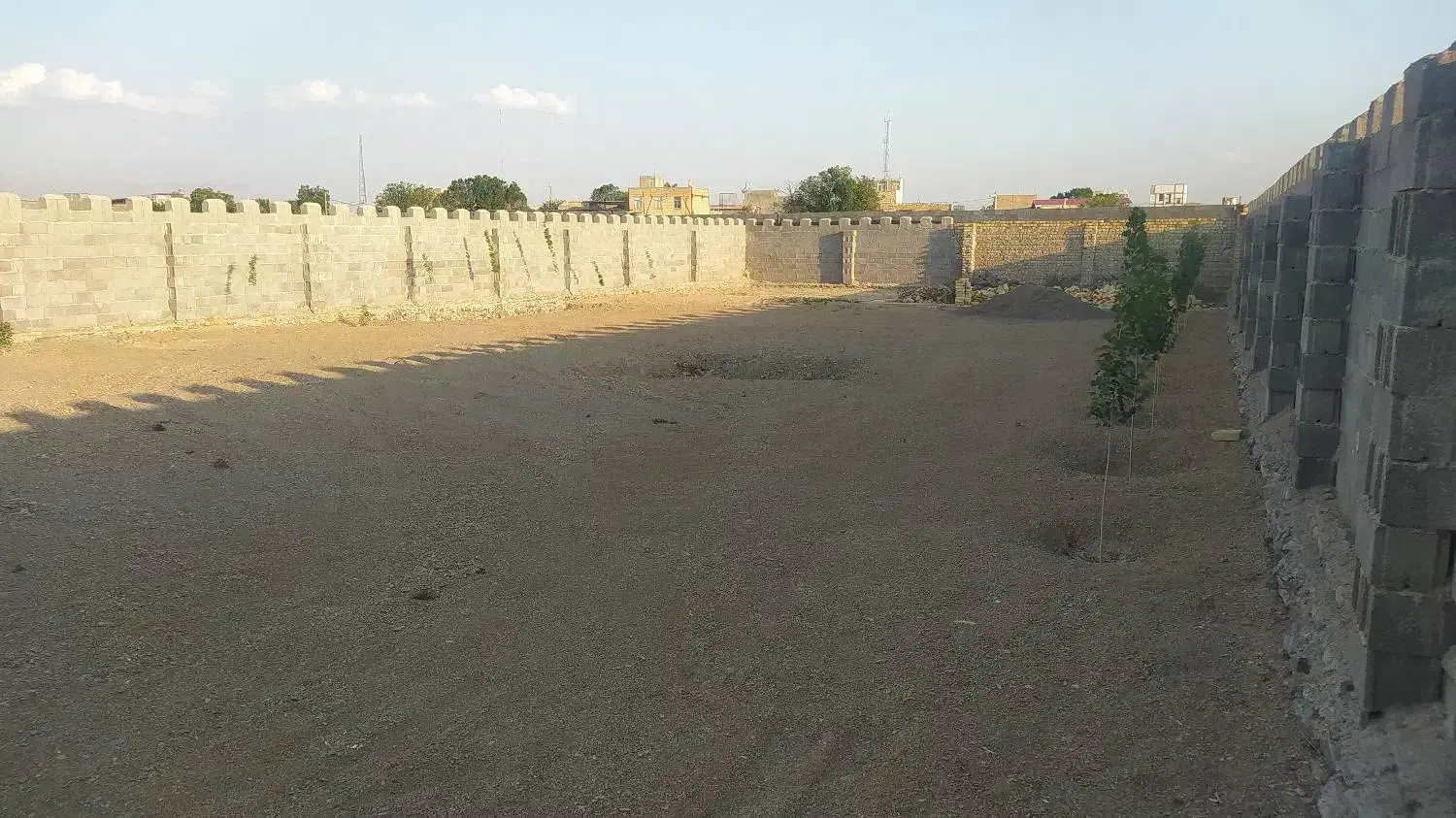 چهار دیواری نزدیک اراک