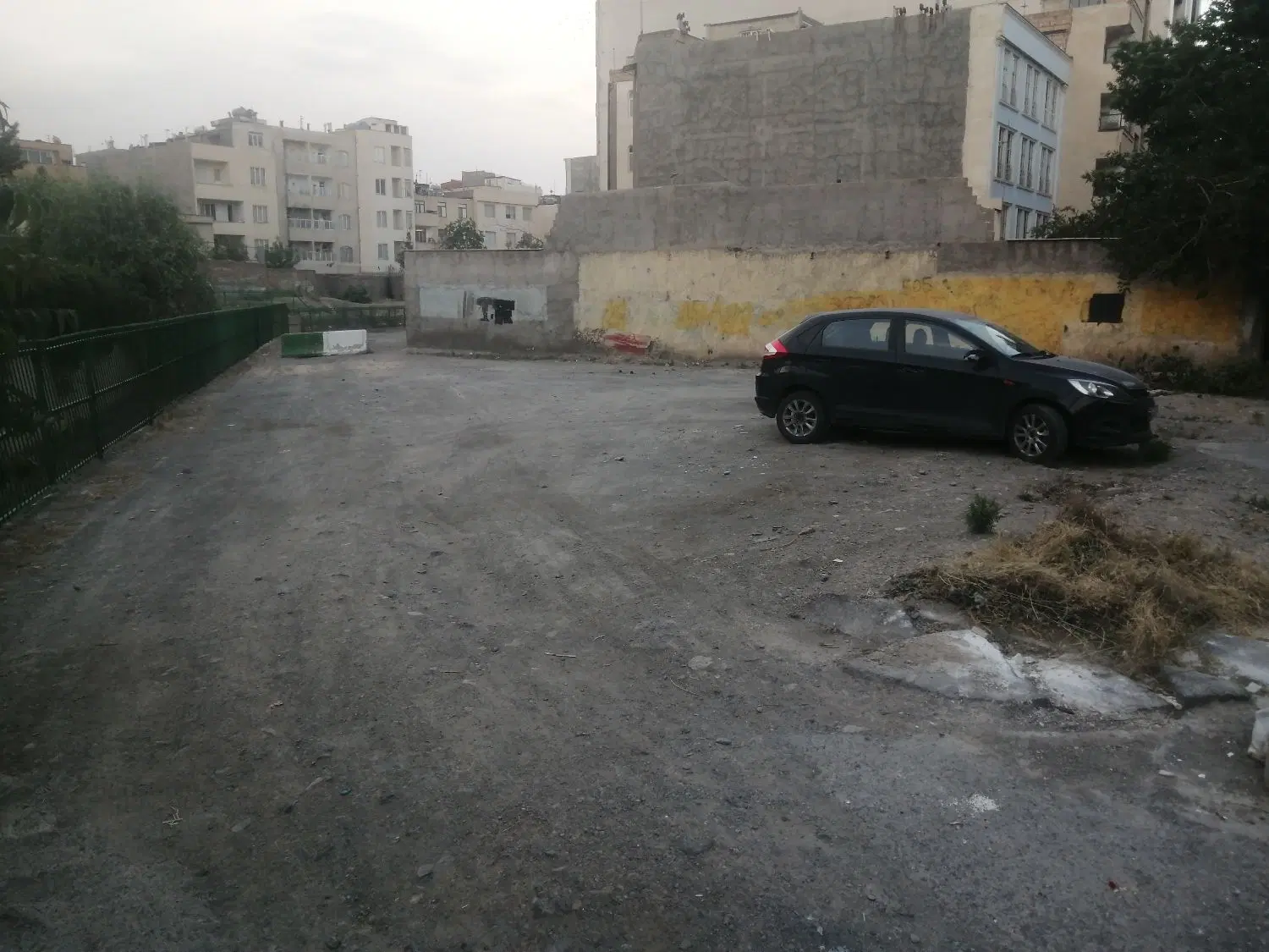 زمین آماده ساخت در محله سرو بین صارمی و پیروزی