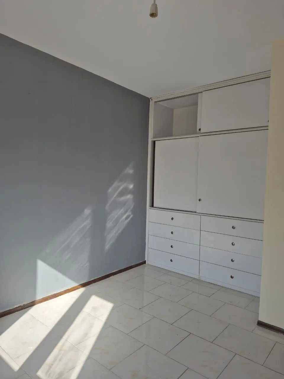 پردیس فاز11 خیابان طراوت مالک هستم