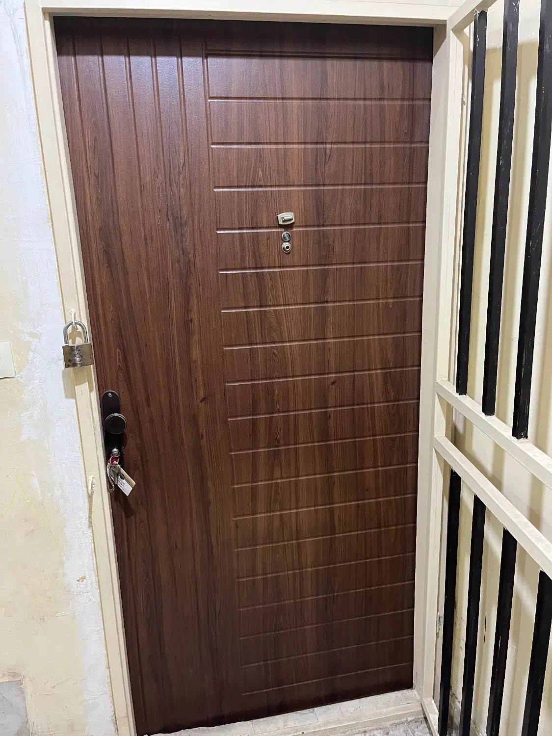 آپارتمان طبقه دوم