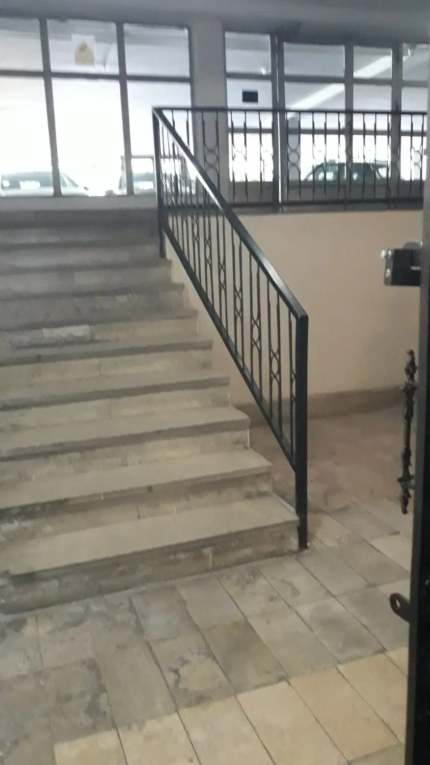 آپارتمان ۱۱۰ متری حیاط دار