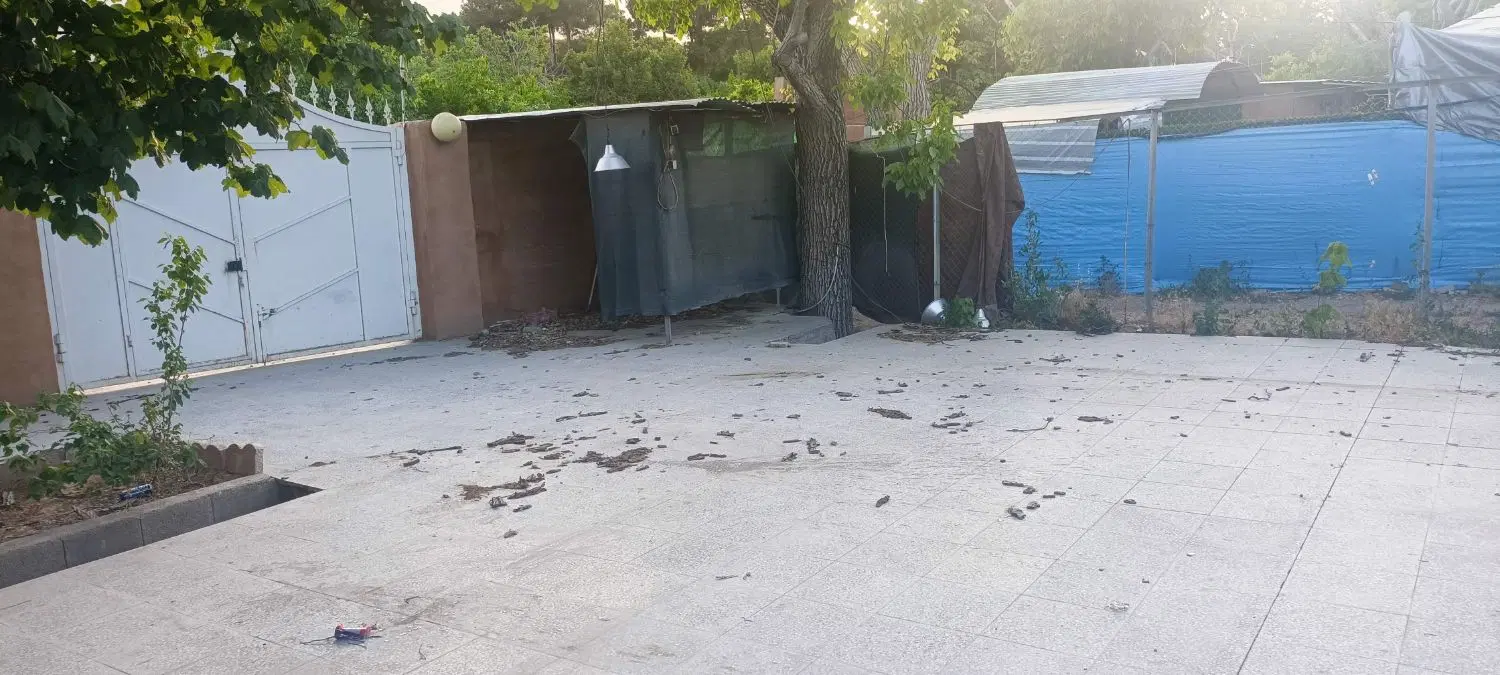 کافه رستوران سنتی در باغهای قصردشت