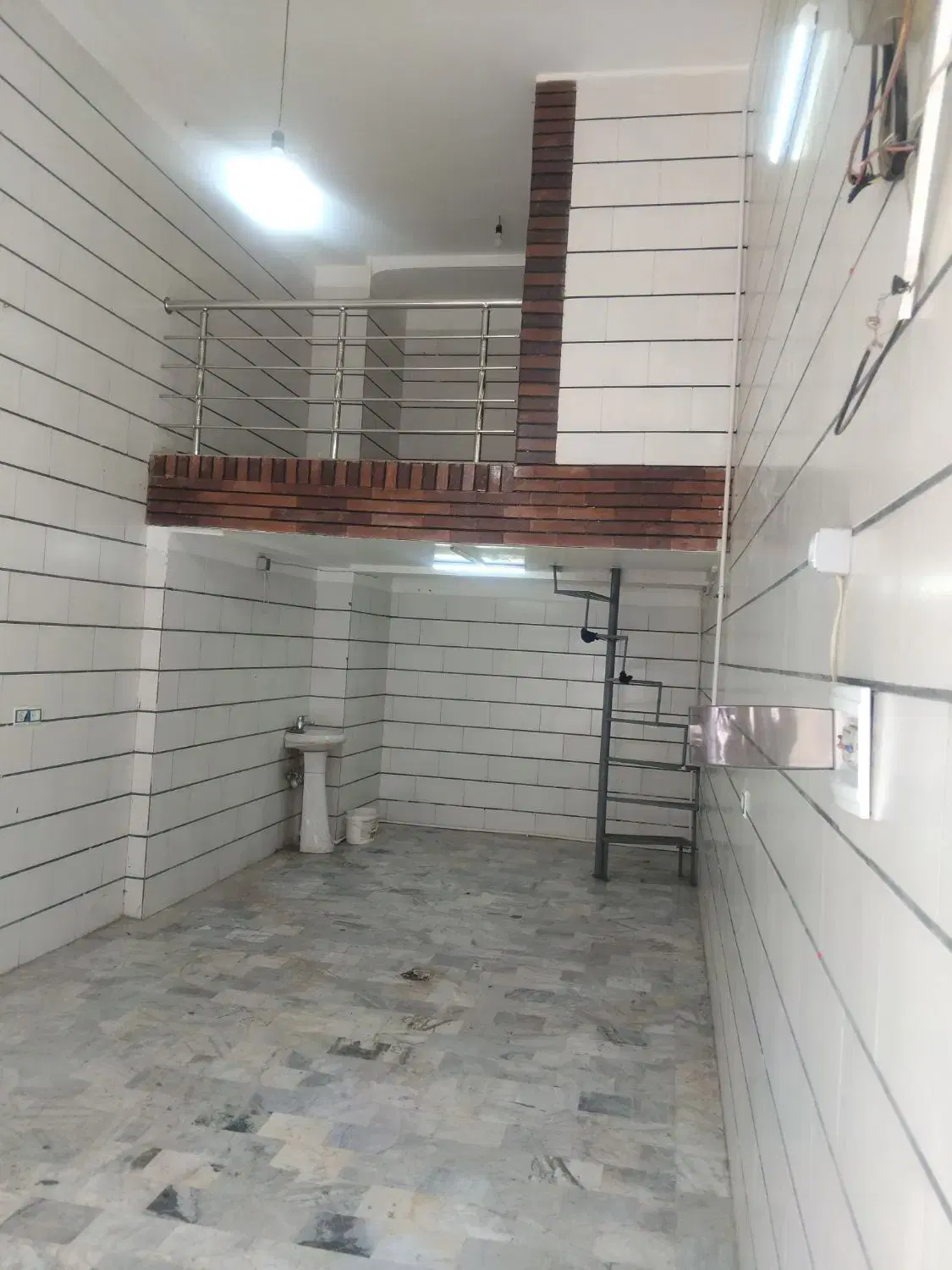 اجاره مغازه ۳۲متری آزادی