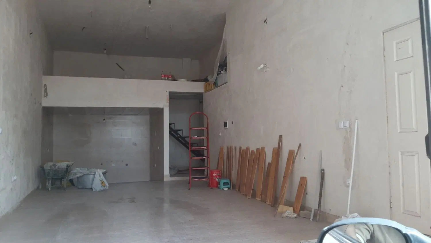 کارگاه یا انباری