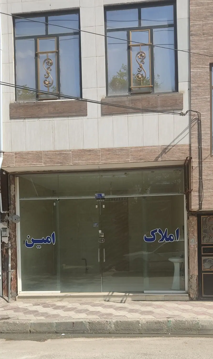 اجاره مغازه توس 150 حدودا 18 متری