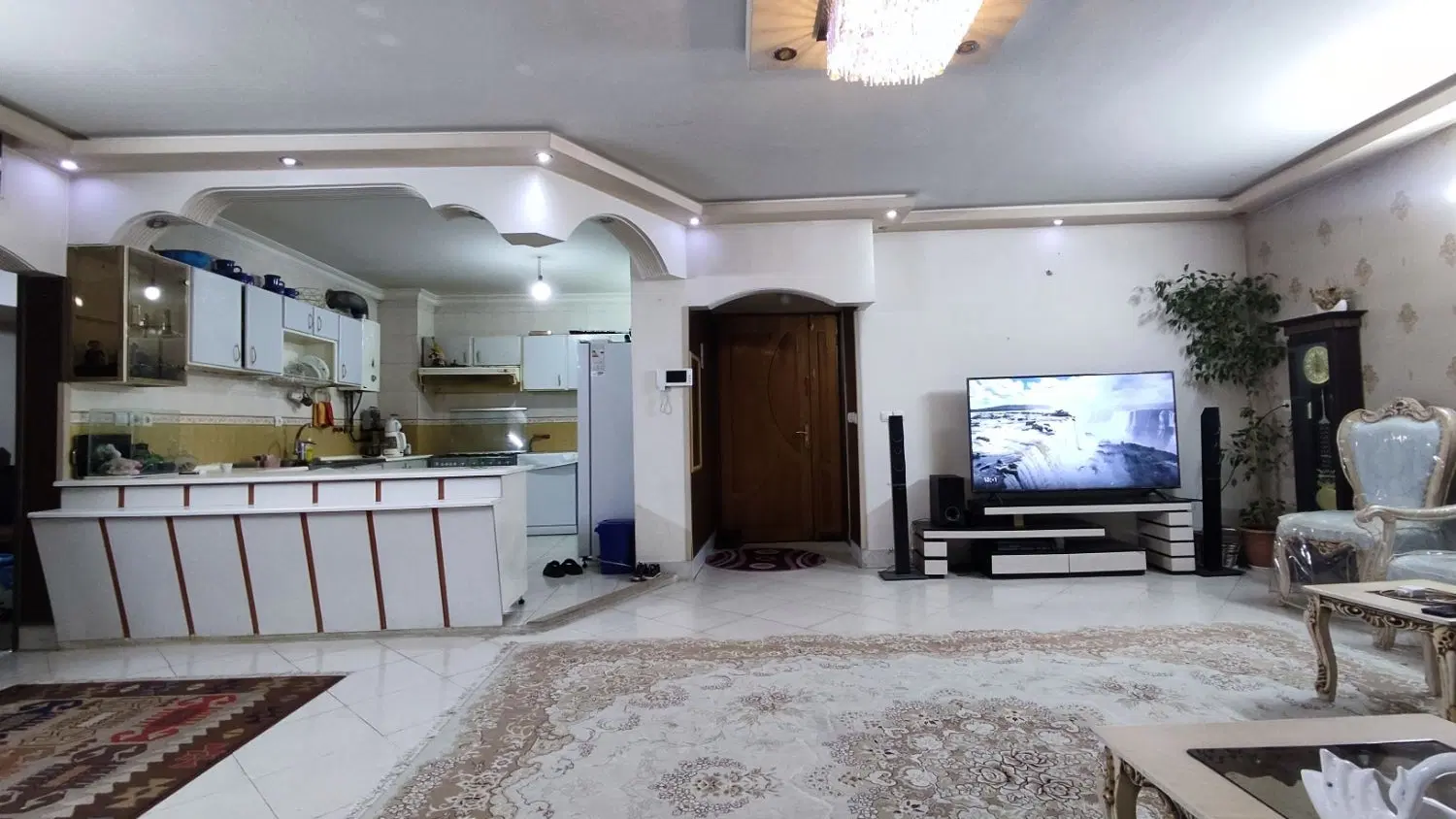 آپارتمان ۹۰متری همت آباد
