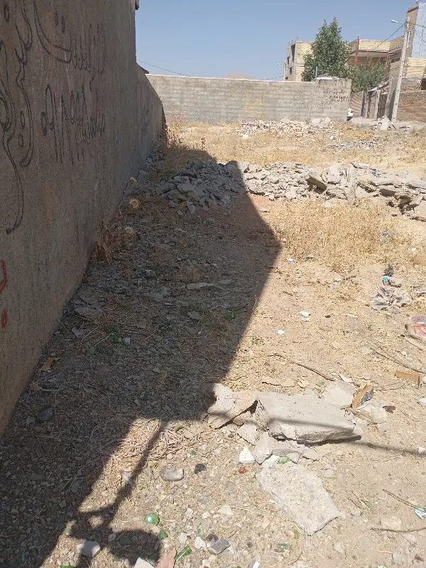 زمین 50مترزیرجاده