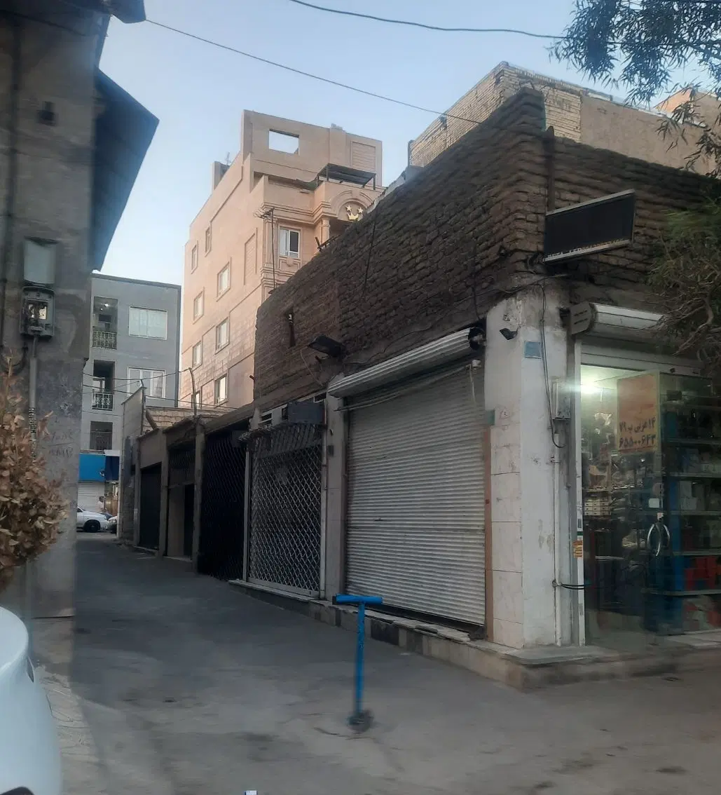 ۲۶متر تجاری _ کرکره برقی