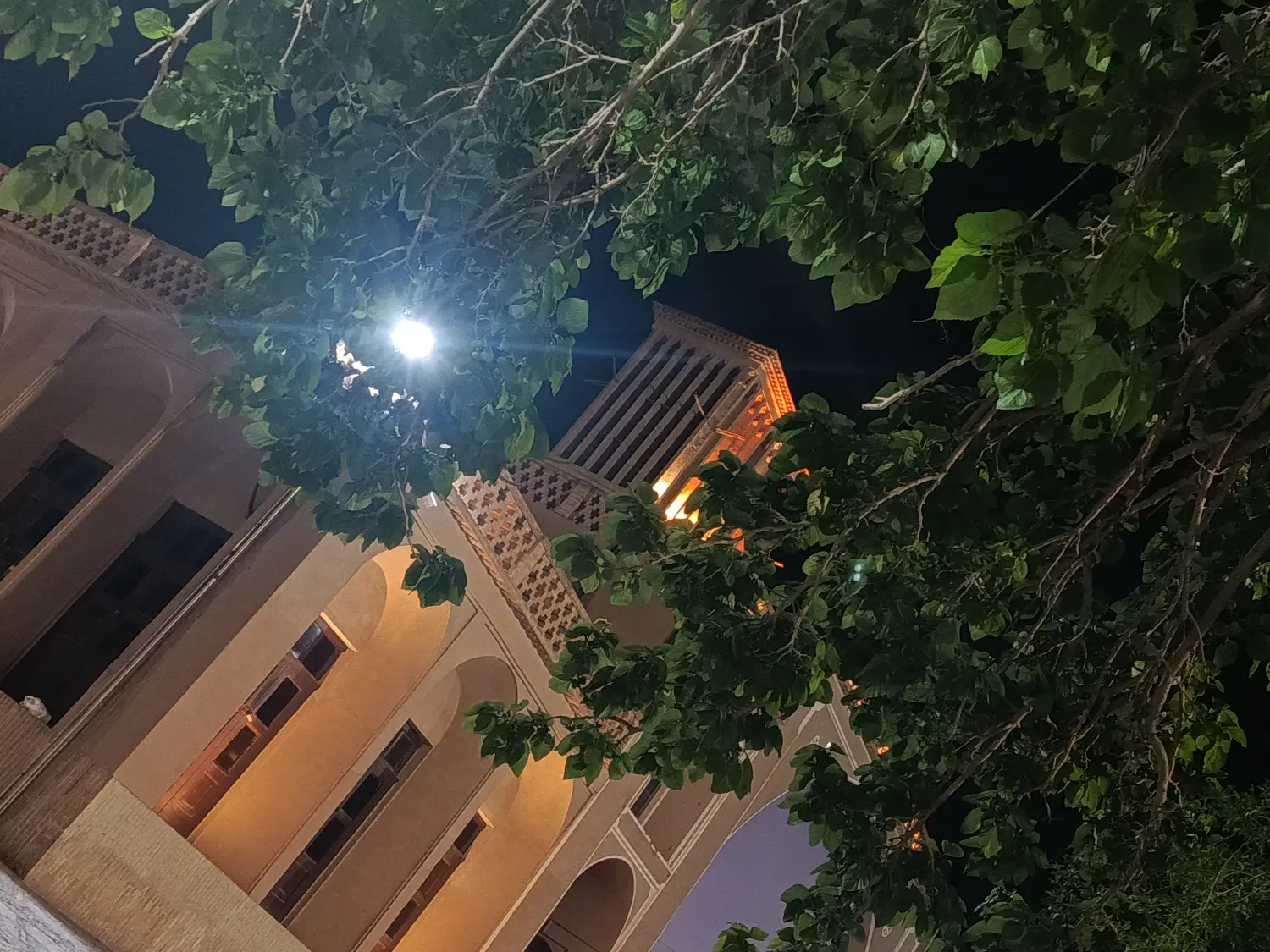 خانه دو طبقه آبشاهی موقعیت خوب
