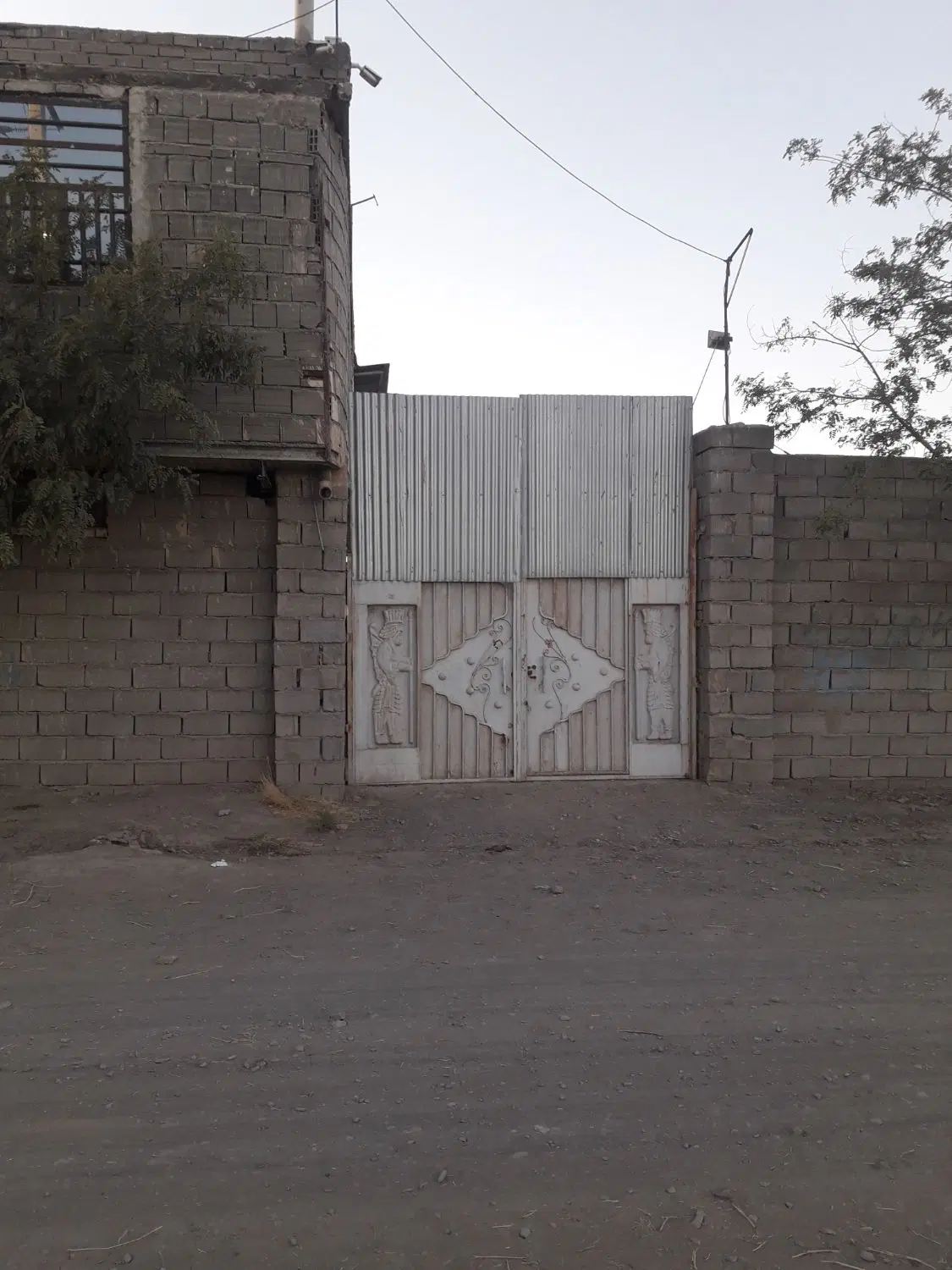 فروش زمین ملکی جهت باغ ویلا یا کارگاه دور دیوار