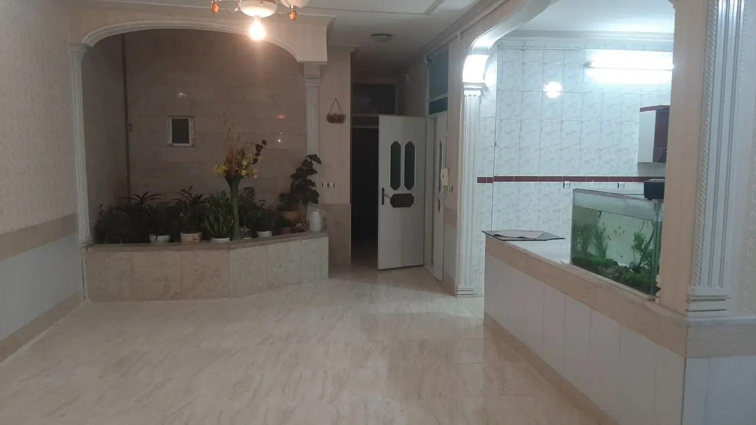 اجاره واحد مسکونی همکف دربست ۳۰۰ متری