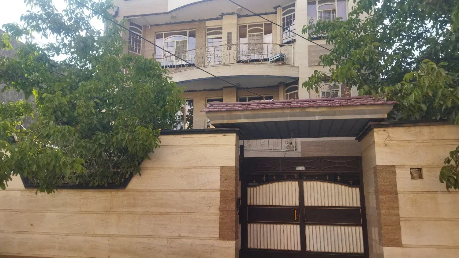 تک واحدی_همکف_ 137متری_کوی پلیس