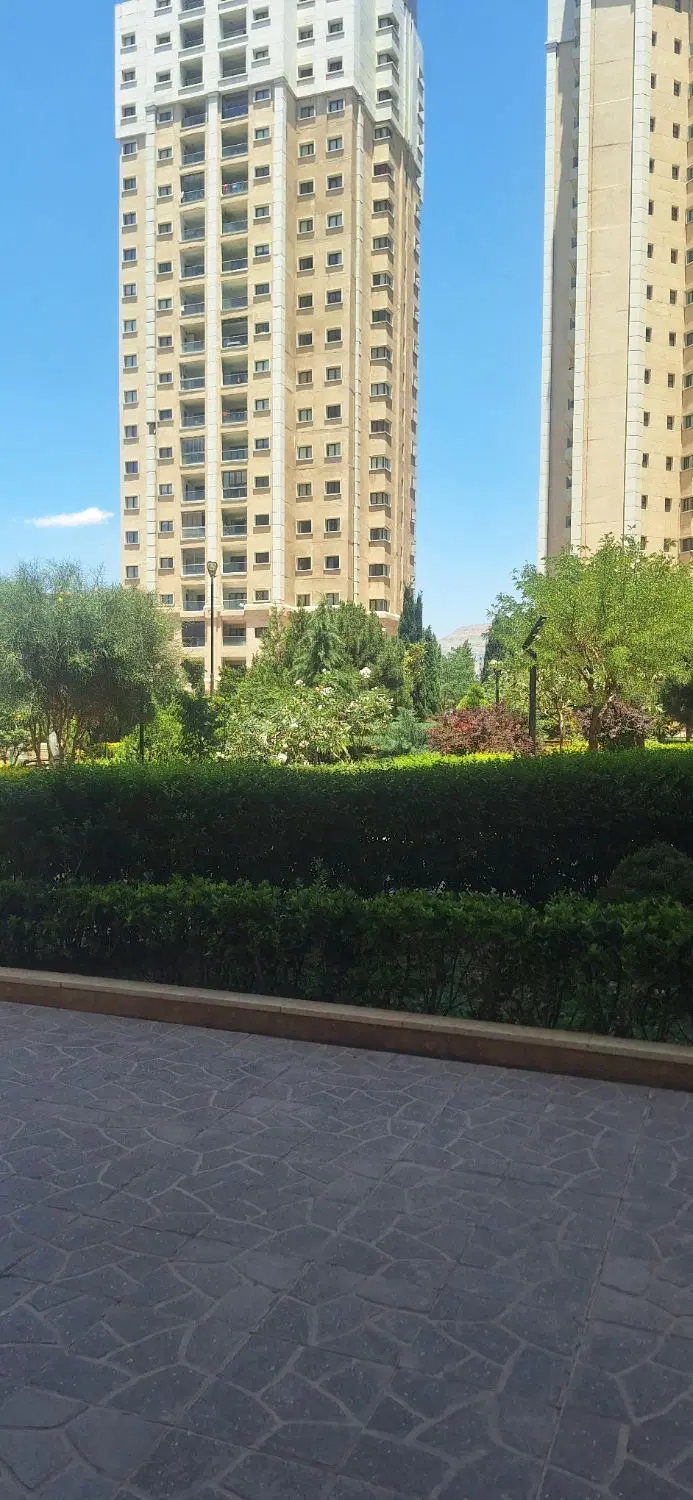 ۱۴۰متر۳خواب اعیانی سنددار برج باغ دهکده المپیک