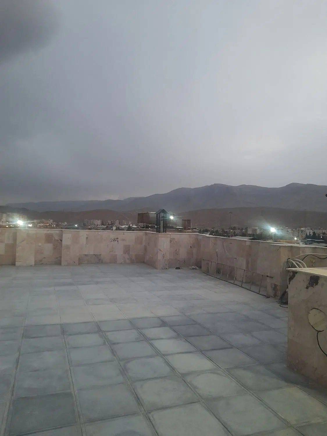 آپارتمان ۳ خواب ، غرق در نور