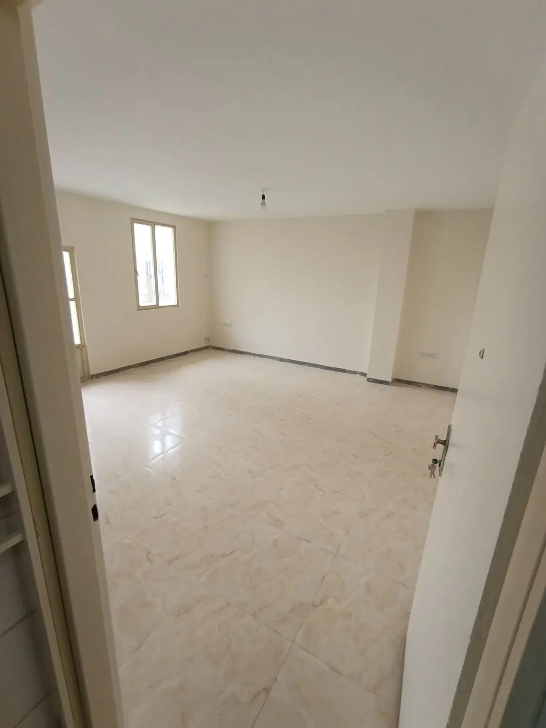 خانه 60متری غرق نور