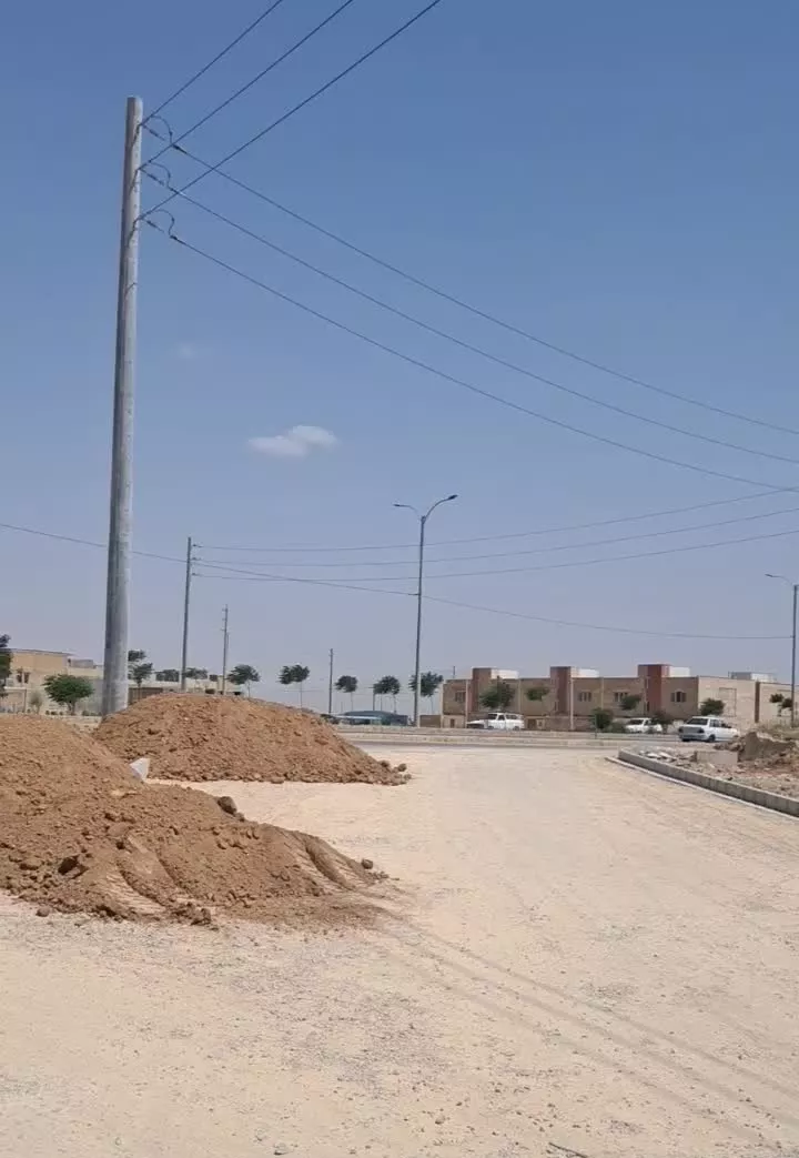 زمین 300 متری