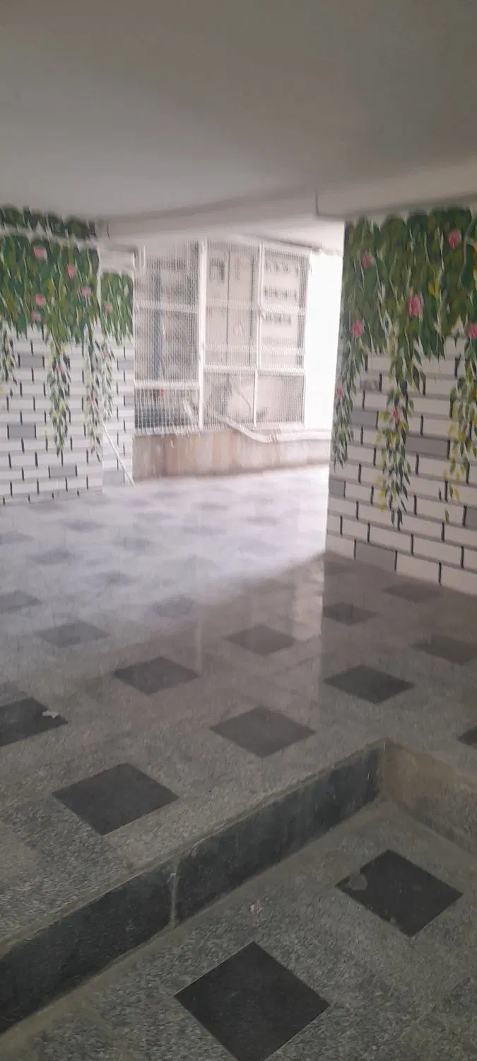 فروش واحد تجاری.دفتری.نبش و دور میدان دادگستری